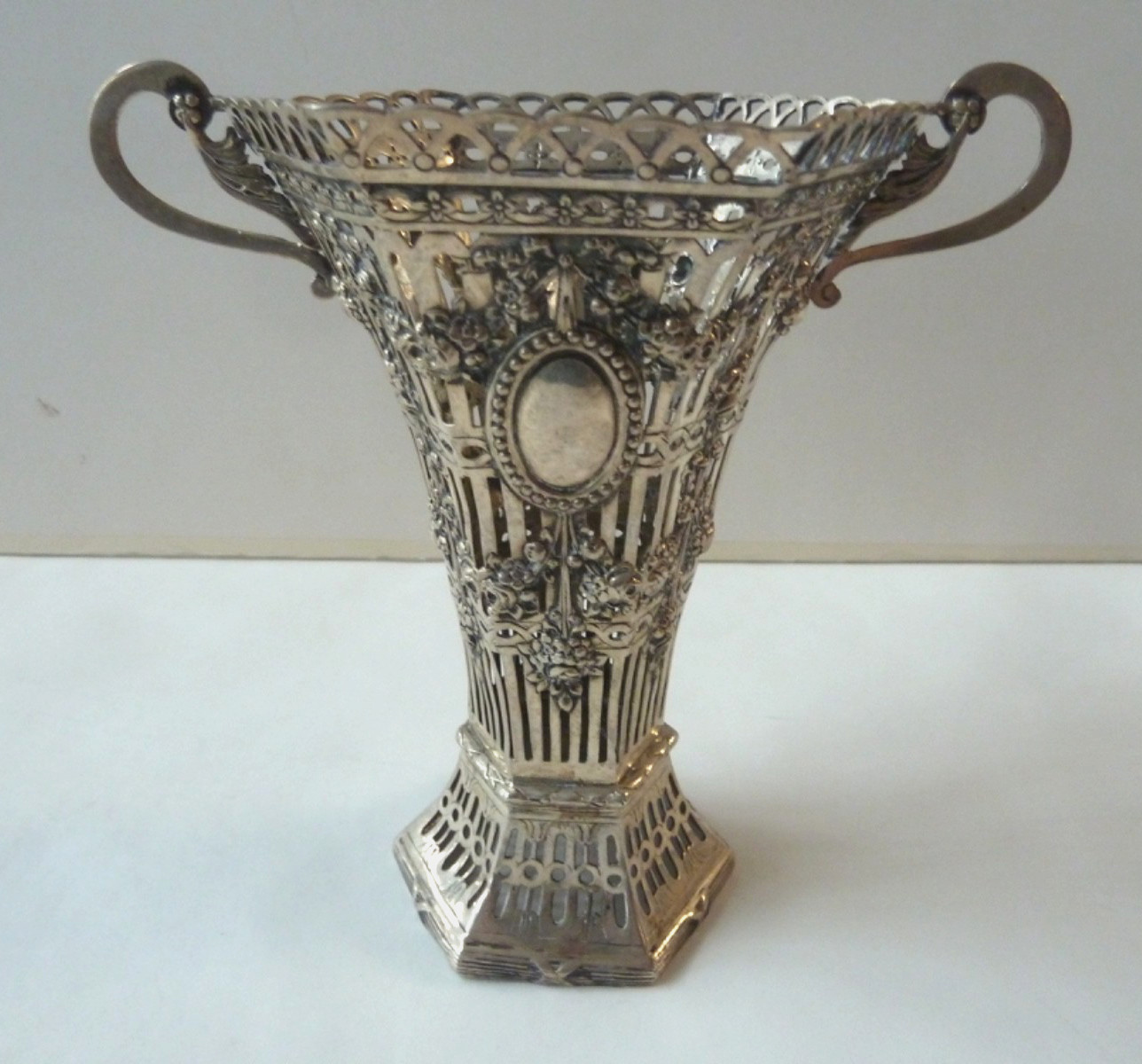 GERMAN .800 SILVER ELEGANT VASE, REPOUSSE ROSES &SWAGS ON PIERCED BODY, NO LINER
