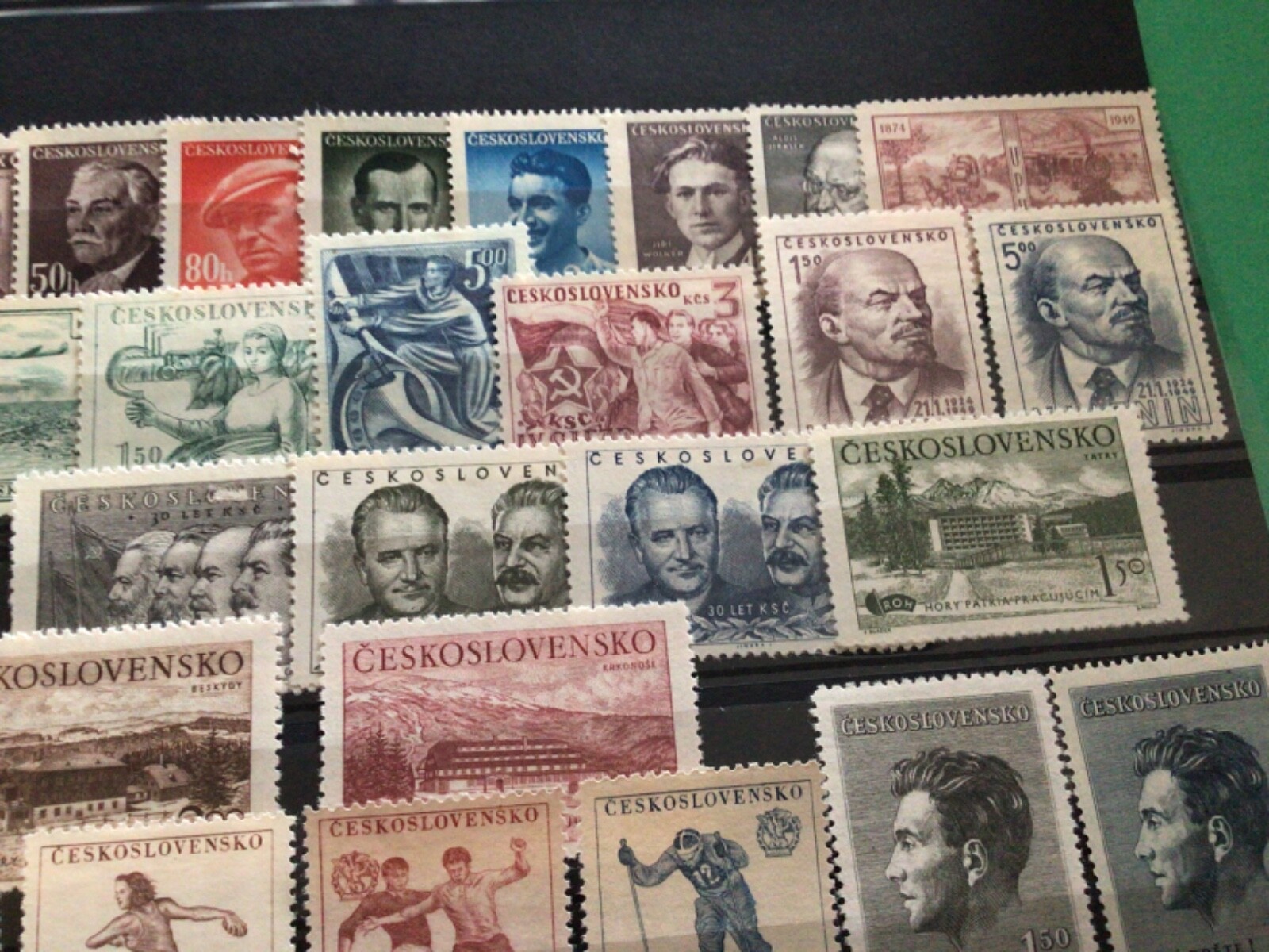 Czechoslovakia mounted mint stamps A20041
