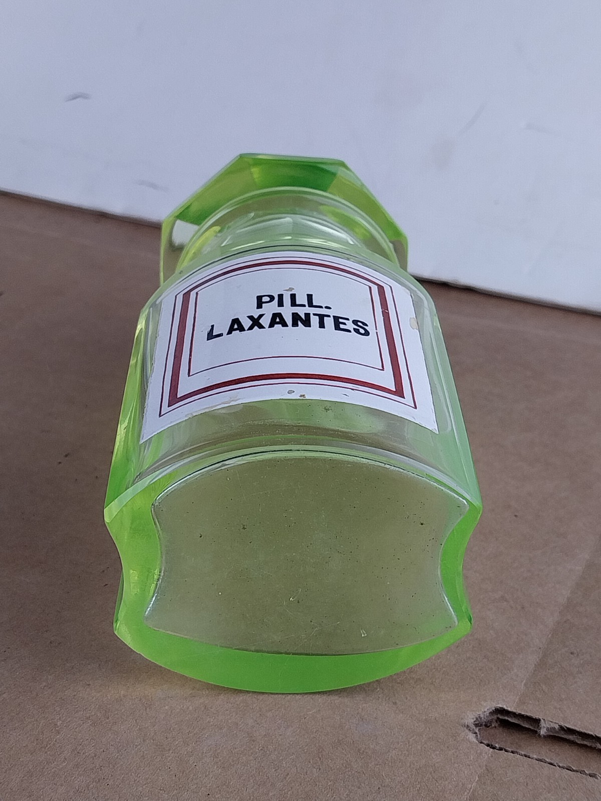 Antique Rare Uranium Glass Apothecary Chemist Pharmacy Medicine Bottle Vaseline