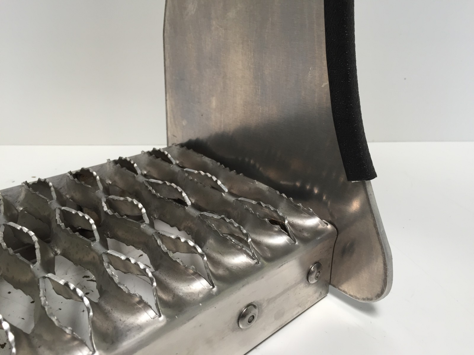 Peterbilt 26" Fuel Tank Steps - Complete Kit, Fits All Models