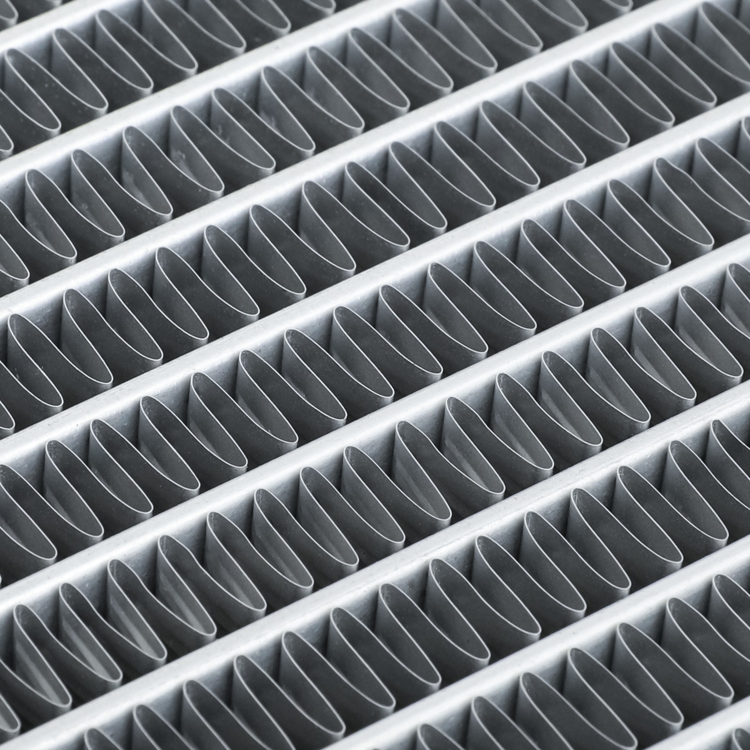 2334 Aluminum Radiator OE Replacement for 1999-2006 Silverado/Sonora/Escalade AT