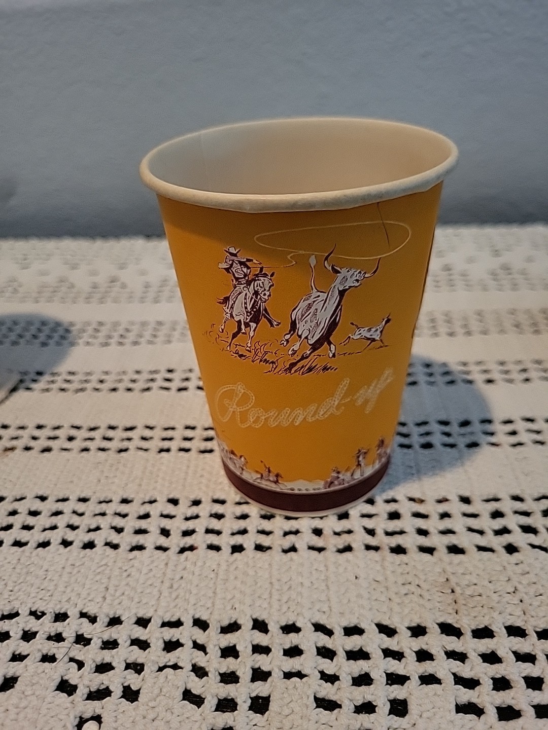 1950s Vintage 9oz Disposable Dixie Cups “Round-Up Design” - 4 Cups Handles