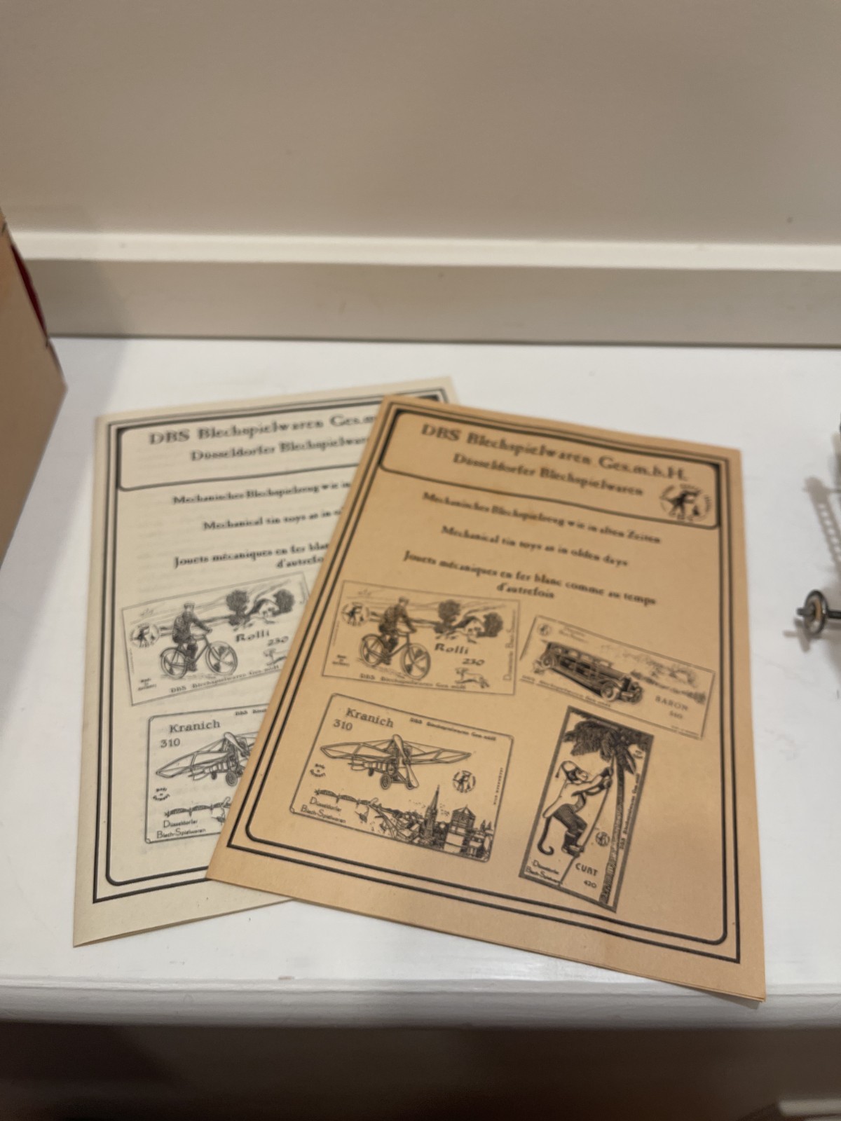 Paya Student 1932 Reproduction Vintage Wind-Up Maletero Jaguete Ref 852 w/Box