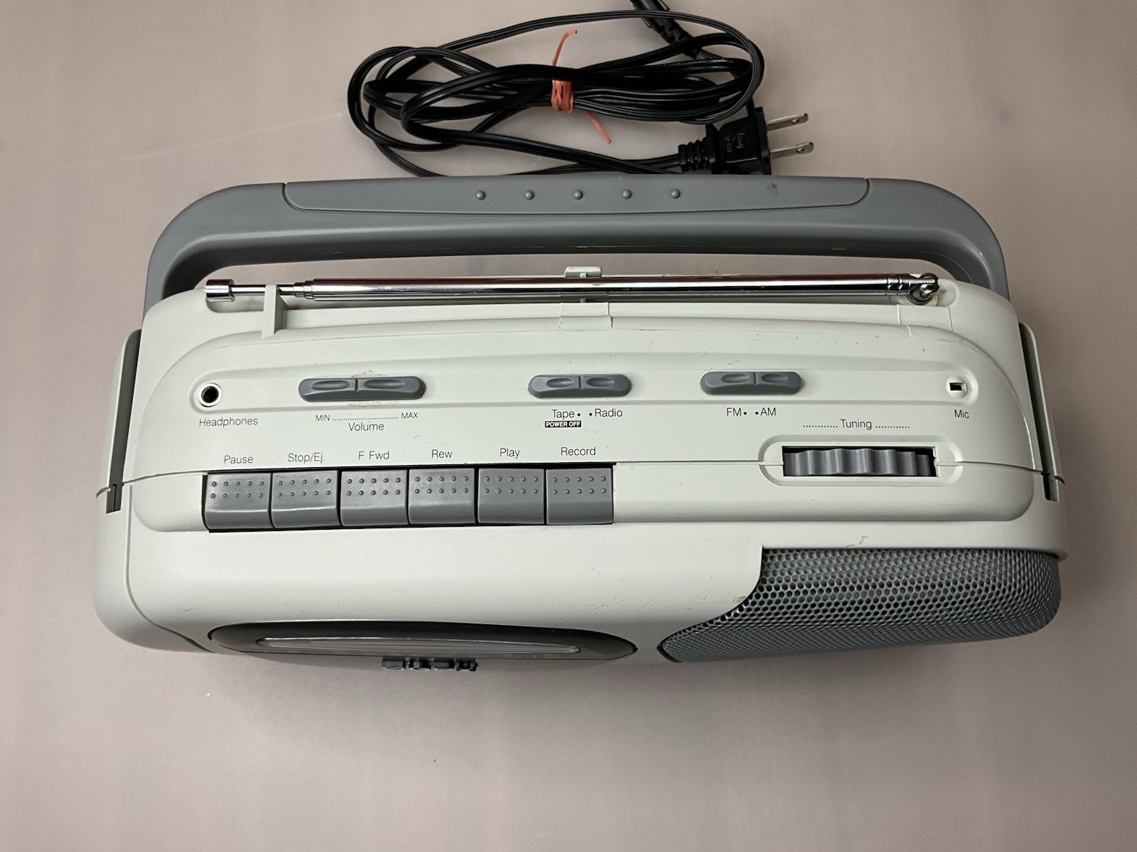 GPX AM/FM Radio Cassette Player Recorder Boombox AC/Battery Tested Worksn