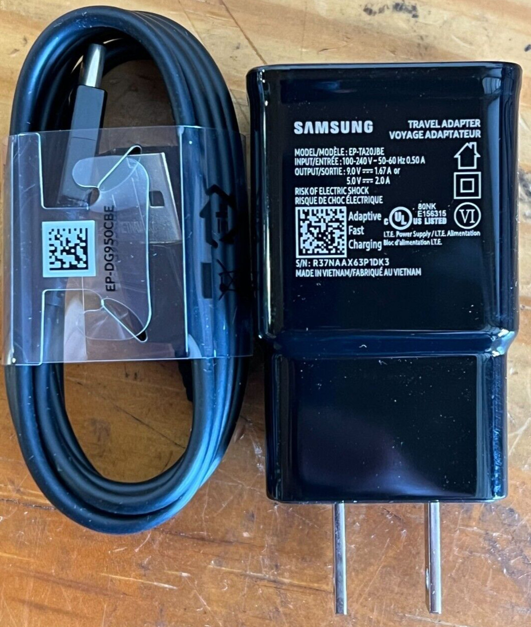 Original Samsung EP-TA20JBE Fast Charger w/ USB Type C Cable EP-DG950CBE Black