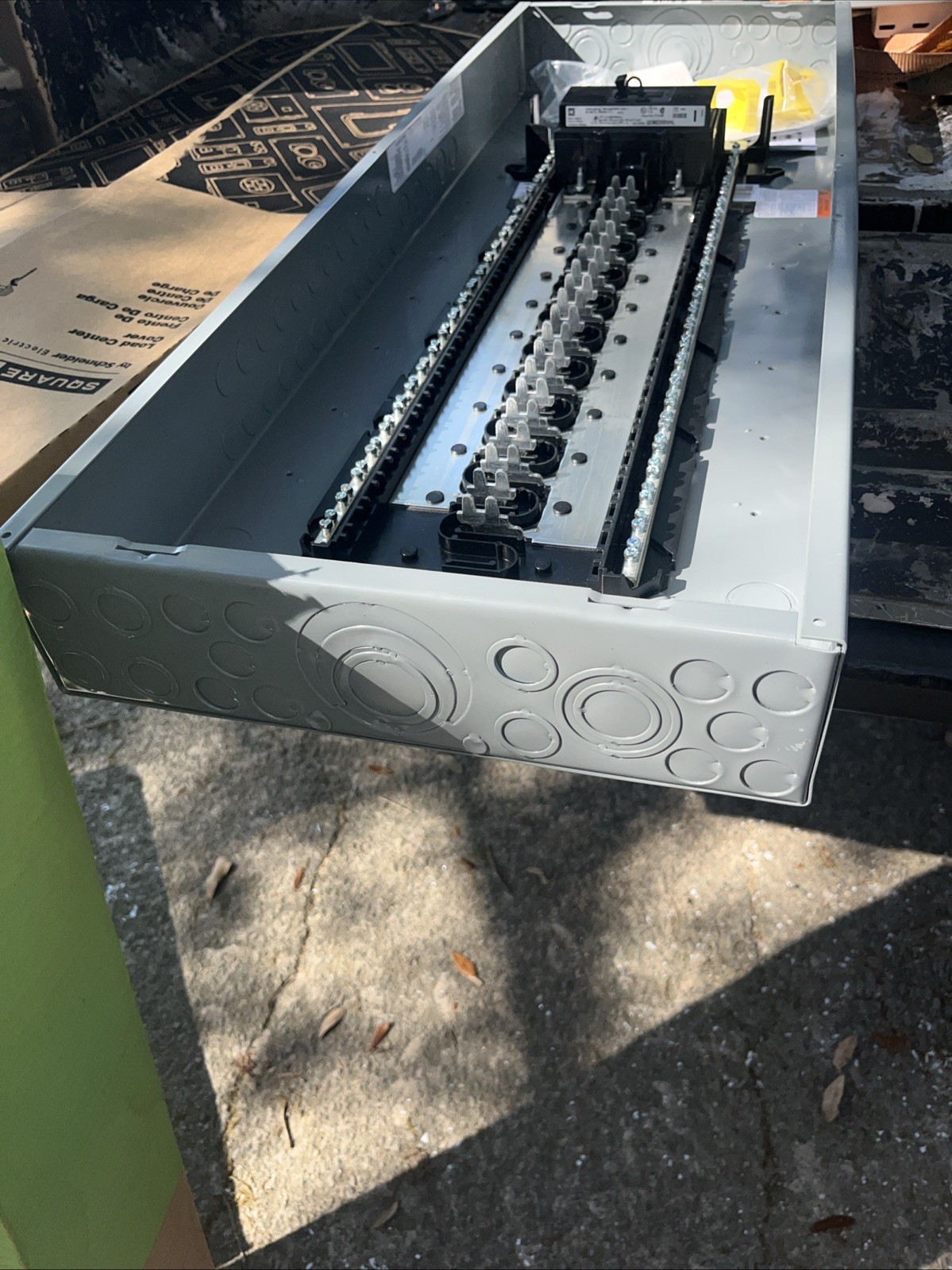 Square D HOM4080M200PC Load Center 200A 120/240V 40-Space (A)