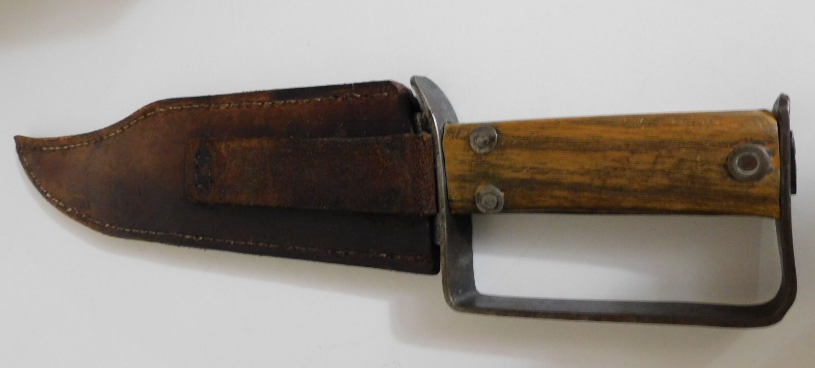 Vintage, Bowie D-Guard Clip Point, wood handle, steel blade 15 1/2"