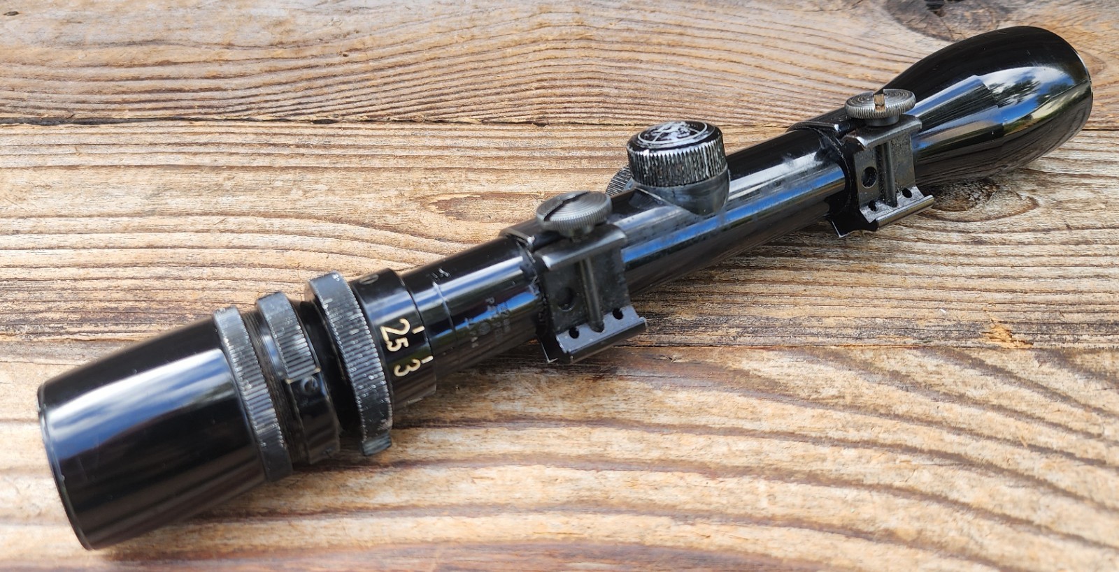 Bushnell Scope Chief IV 2.5X-8X Rifgle Scope w/ Weaver Mounts - Fine Reticle