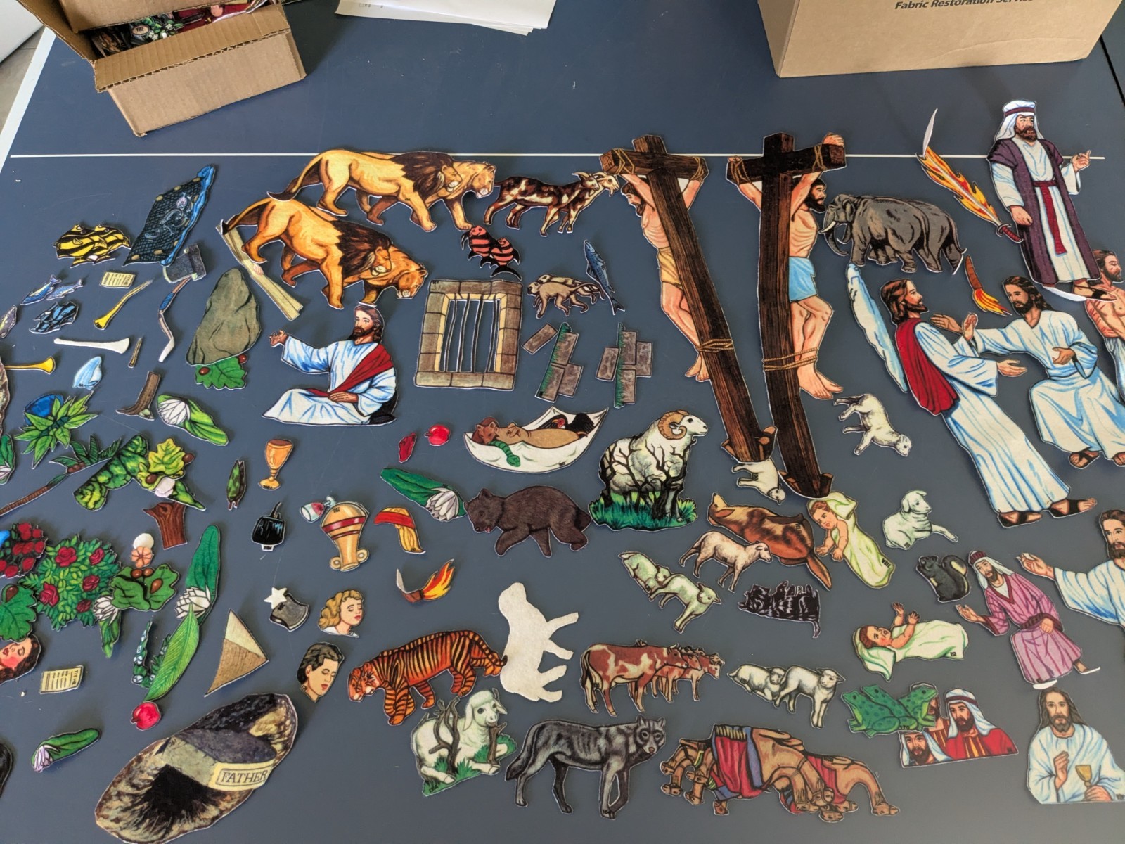 Vintage Huge Lot Of 1017 Pieces Of Felt Flannel Graph Sunday School