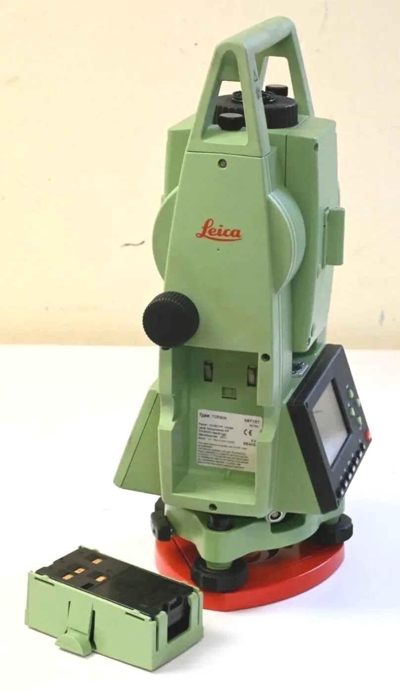 Leica TCR305 GeoSystems Survey Total Station Dual Display AS IS Please Read Desc
