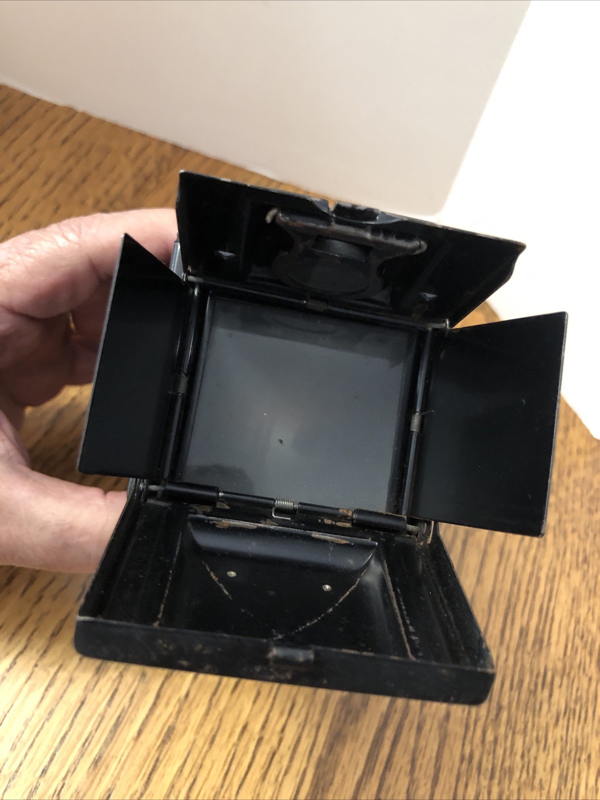 ARGUS ARGOFLEX MODEL E CAMERA W/Leather Case - 1940’s vintage 75mm For Parts