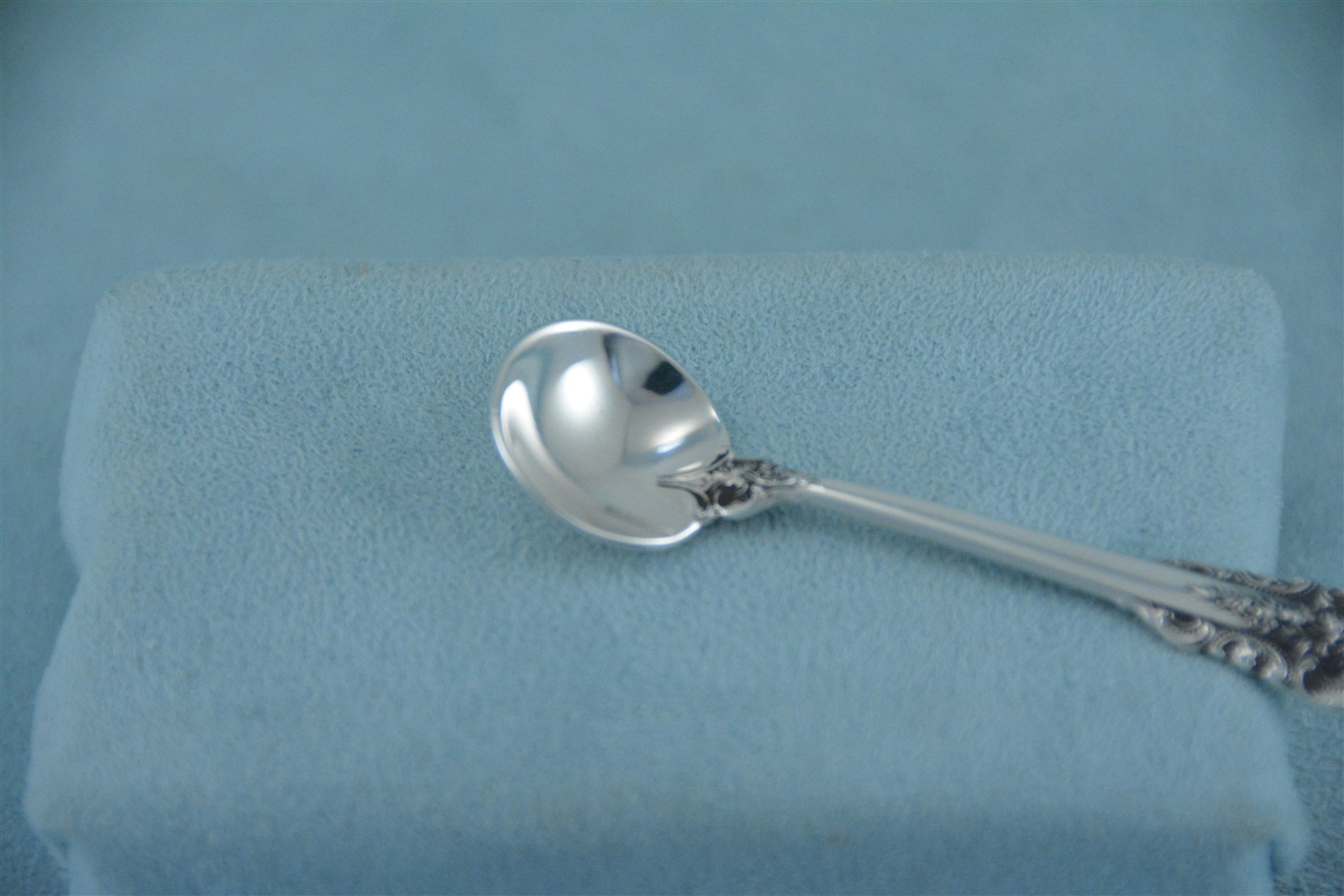 Wallace Grande Baroque Sterling Silver 2-1/2" Salt Spoon No Monogram