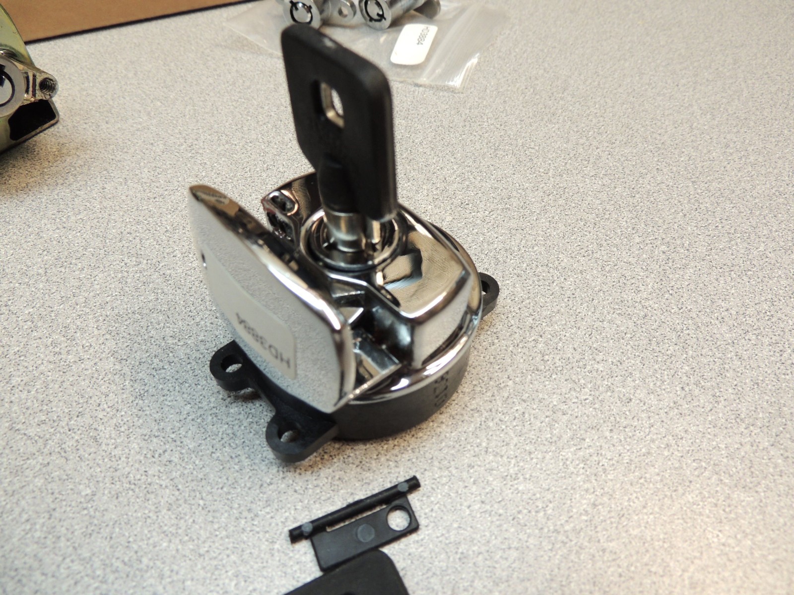 NOS Genuine Harley '94-00 Road King & '02 FLHRSE Complete Bike Keyed Lockset OEM