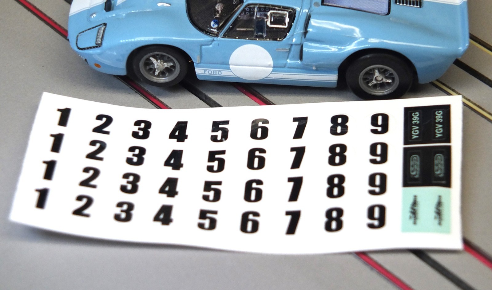 AFX 22130 - Ford GT40 Mark II Mega G+ HO Slot Car Chassis 1085 Limited Edition