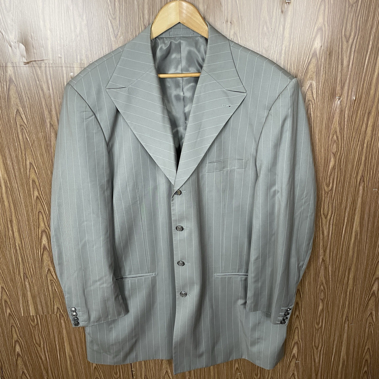 Giorgio Fiorelli Uomo 2 Piece Suit Mens 50L 42x29 Beige Striped Polyester Peak