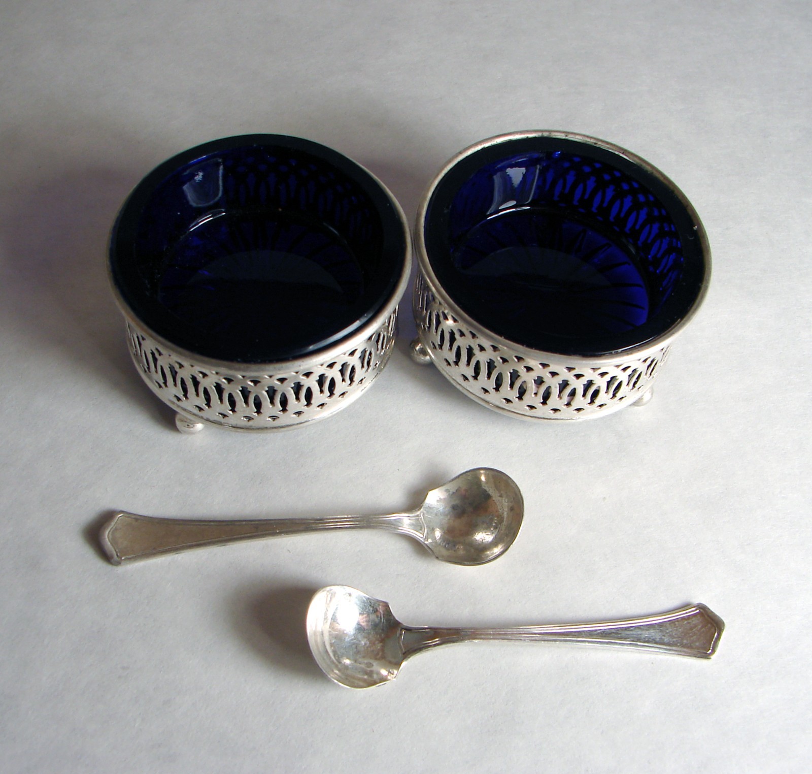 2 Antique Sterling Silver Salt Cellars with Cobalt Glass Liner & Salt Spoons