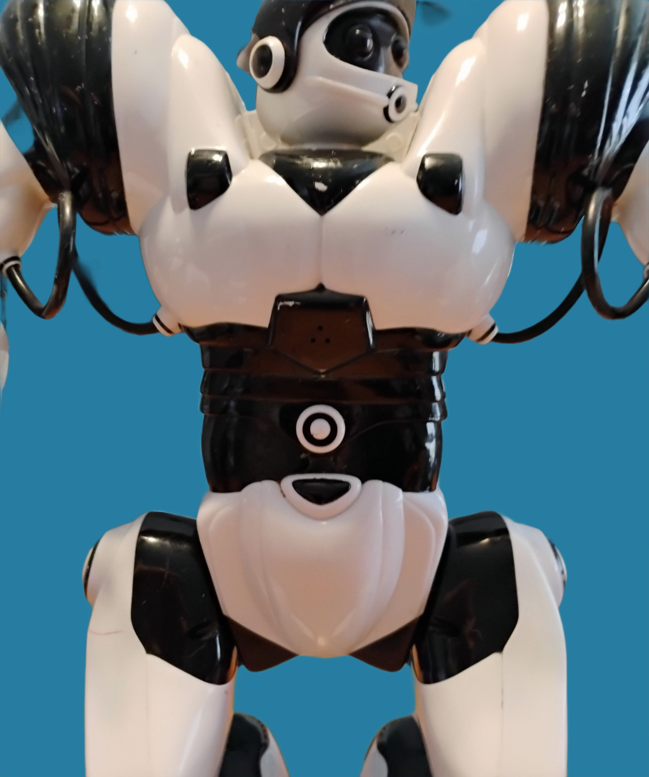 Vintage WowWee Robosapien Robot 2004 - Startup Tested - NO REMOTE - See Video