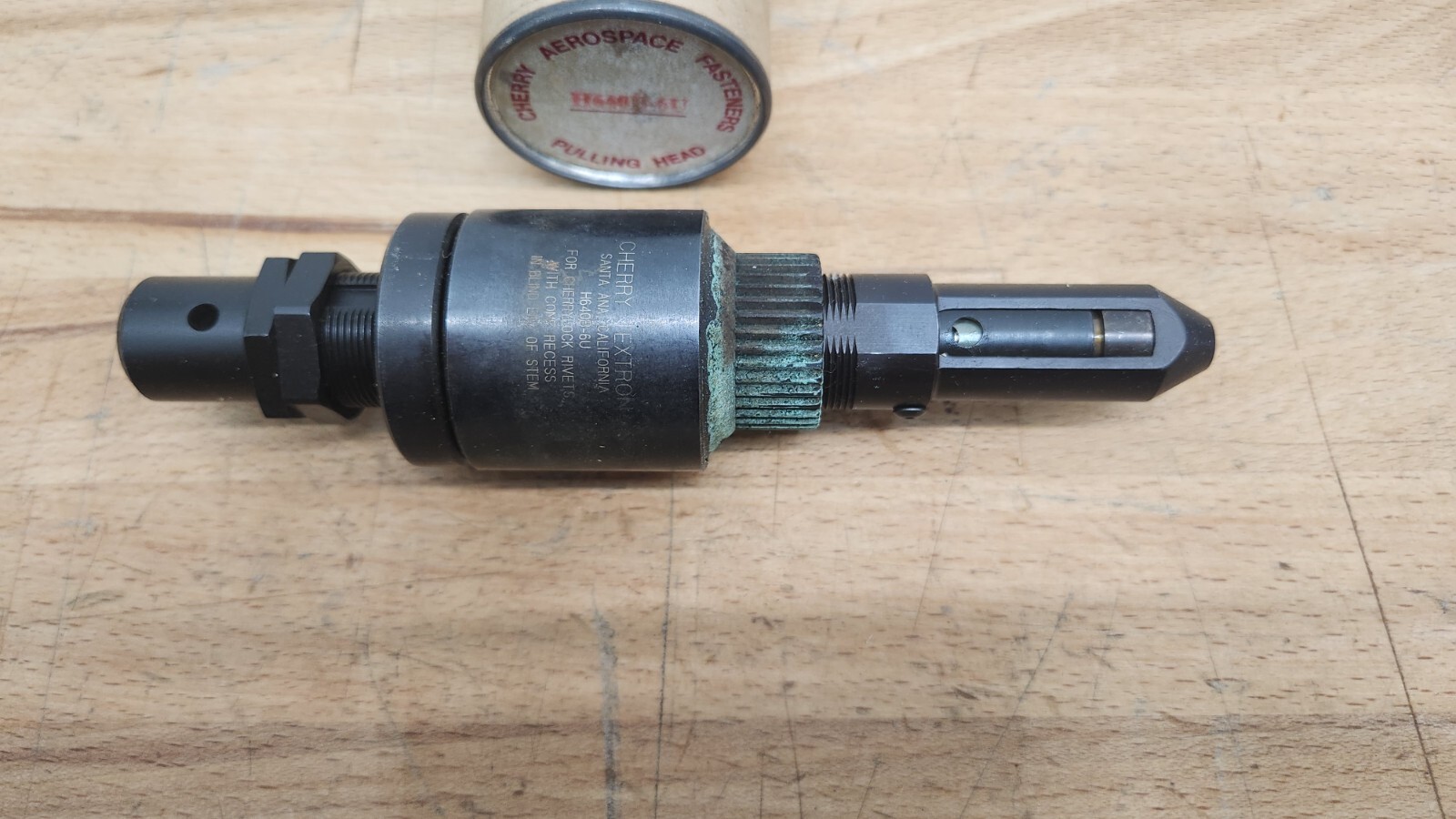 CHERRY AEROSPACE MODEL H640B-6U Pulling Head PNEUMATIC RIVETER Tool USED