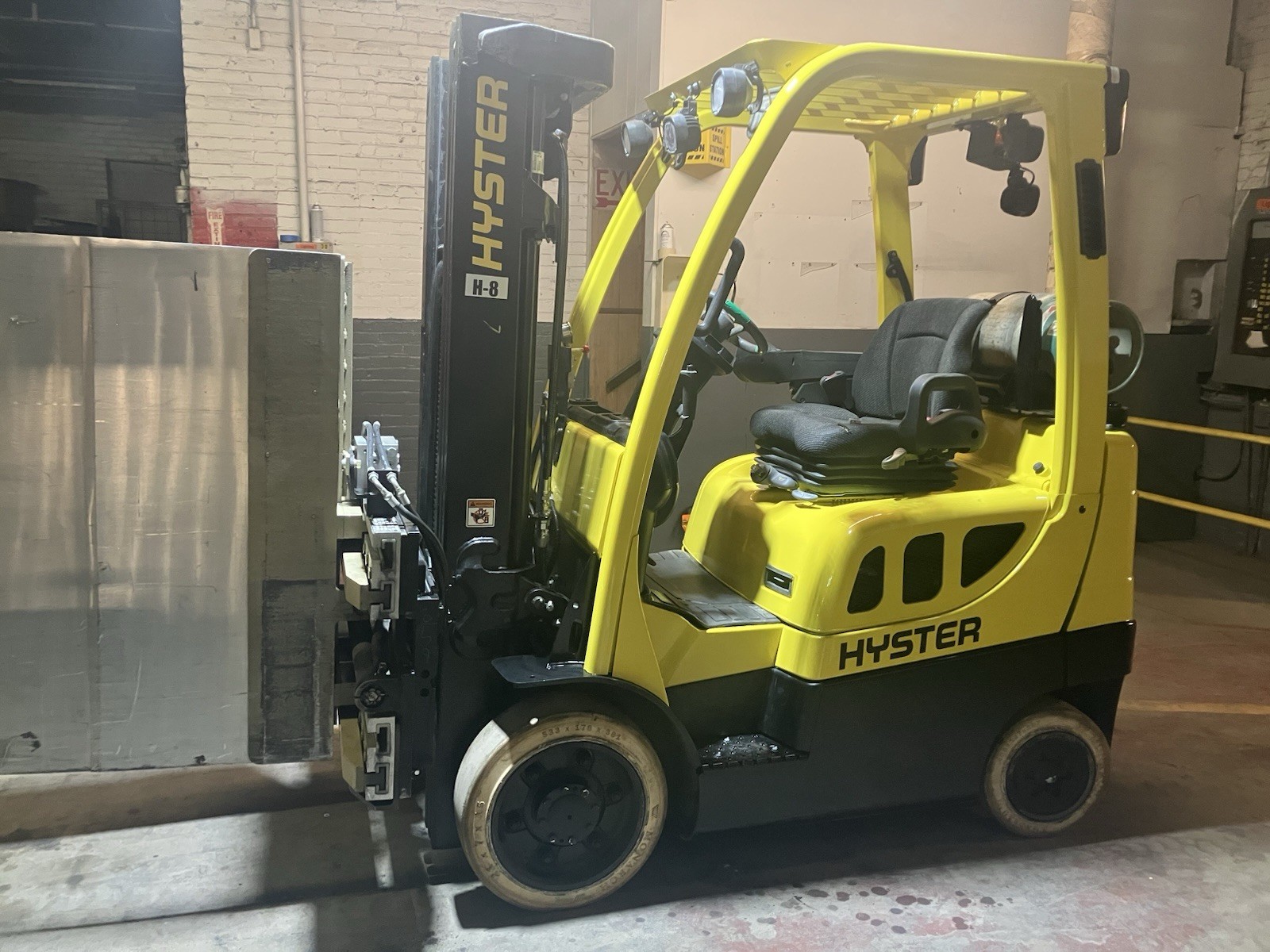 2019 Hyster 5000 LB Forklift with Carton Clamp and 3 Stage Mast