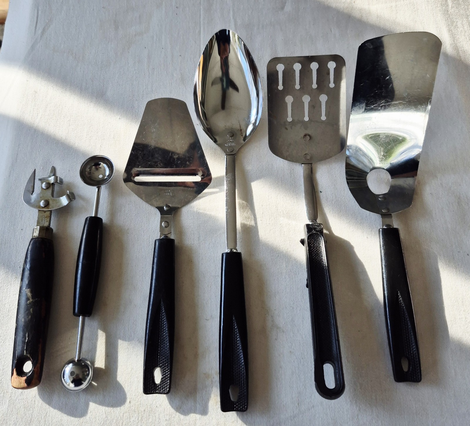 6 Piece Vtg Ecko Kitchen Utensils Spatulas, Spoon, Can Opener, Cheese Cutter