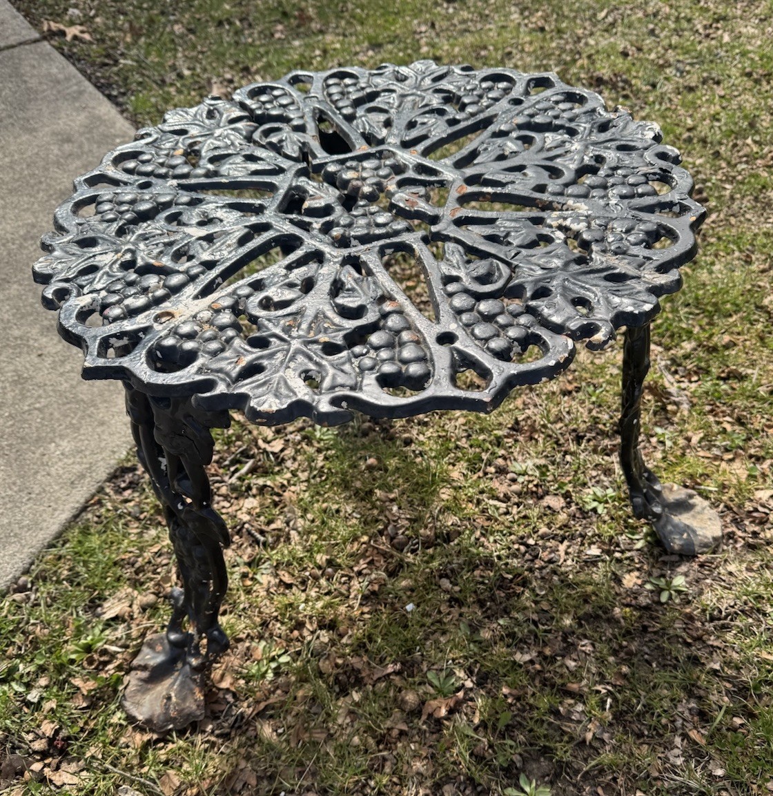 Antique Vintage Victorian Grape Vine Cast Iron Patio Table Grapes & Leaf Garden