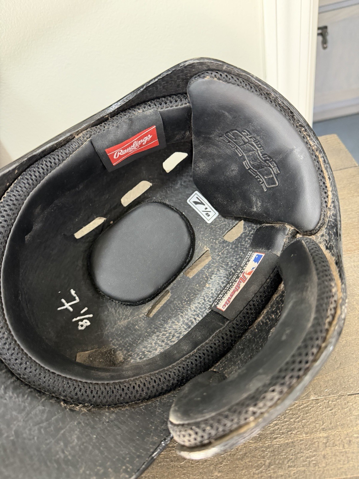 San Francisco Giants MLB Rawlings S100 Player Used Game Left Helmet Mens 7 1/8