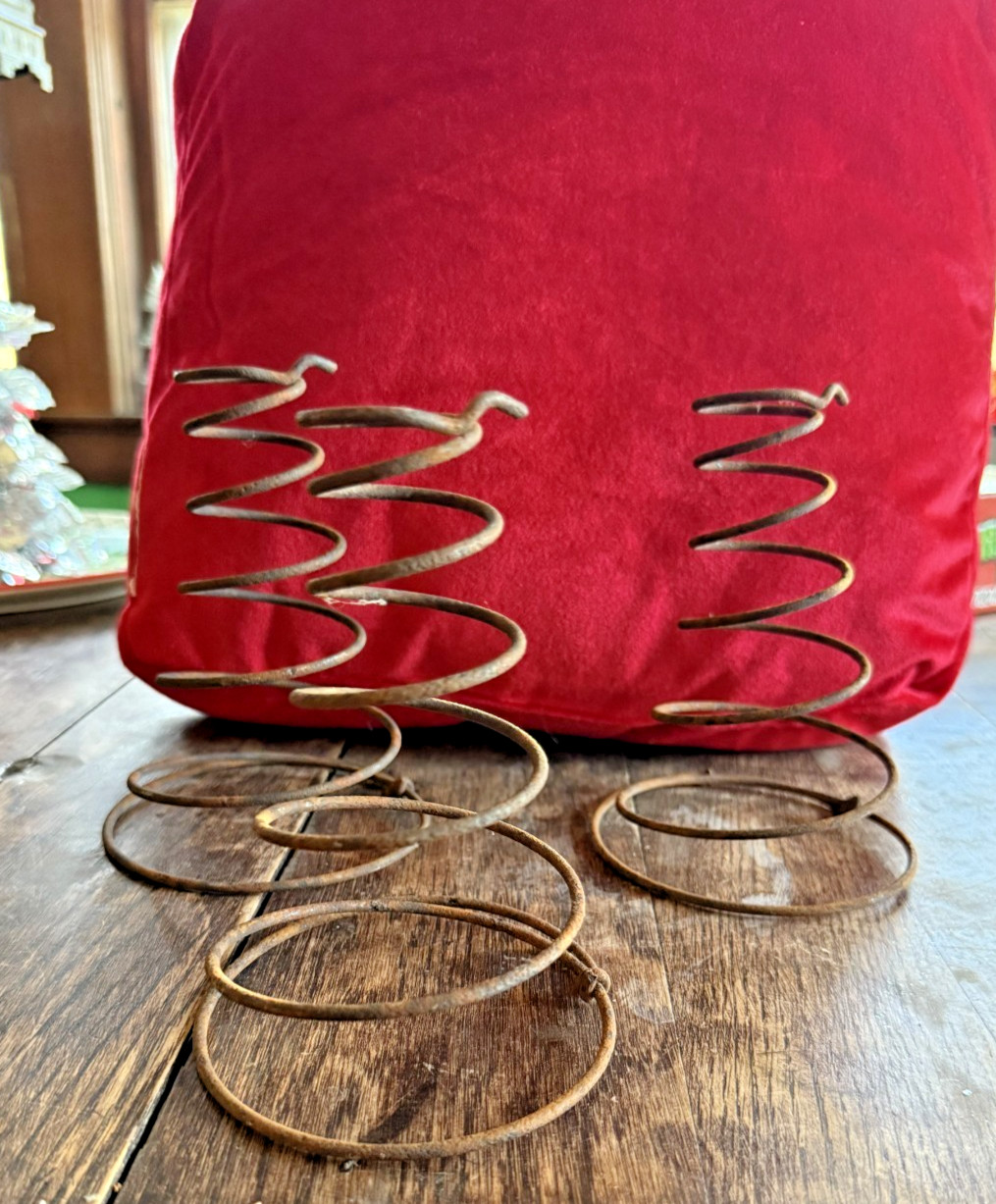 3 Antique Cyclone / Rusty Metal Old Bed Springs Coils Crafts / Christmas