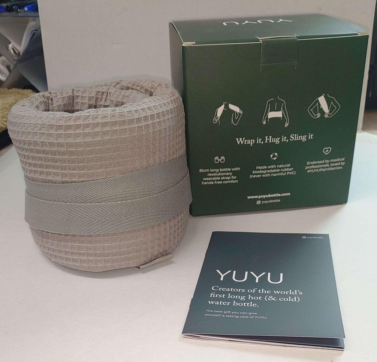 YUYU The Original Long Hot & Cold Water Bottle, Waffle Gray New in Box