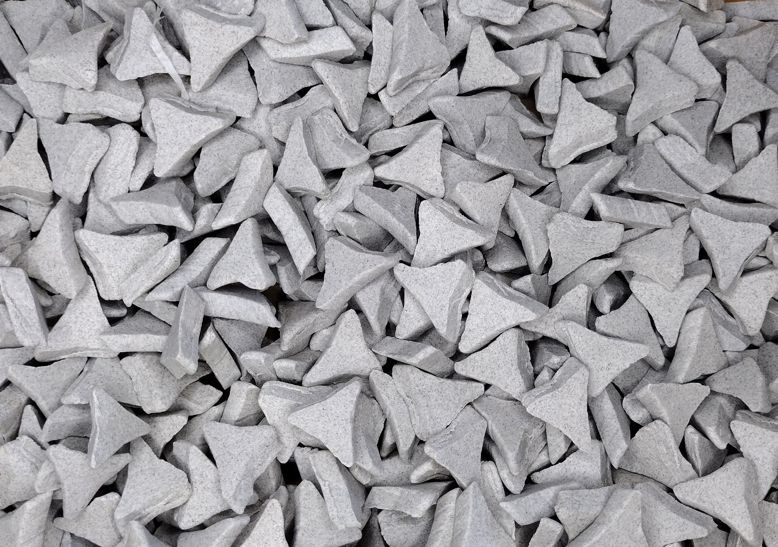 5 Lb. Medium Ceramic Abrasive Polishing Tumbler Media 3/4" Tri-Star