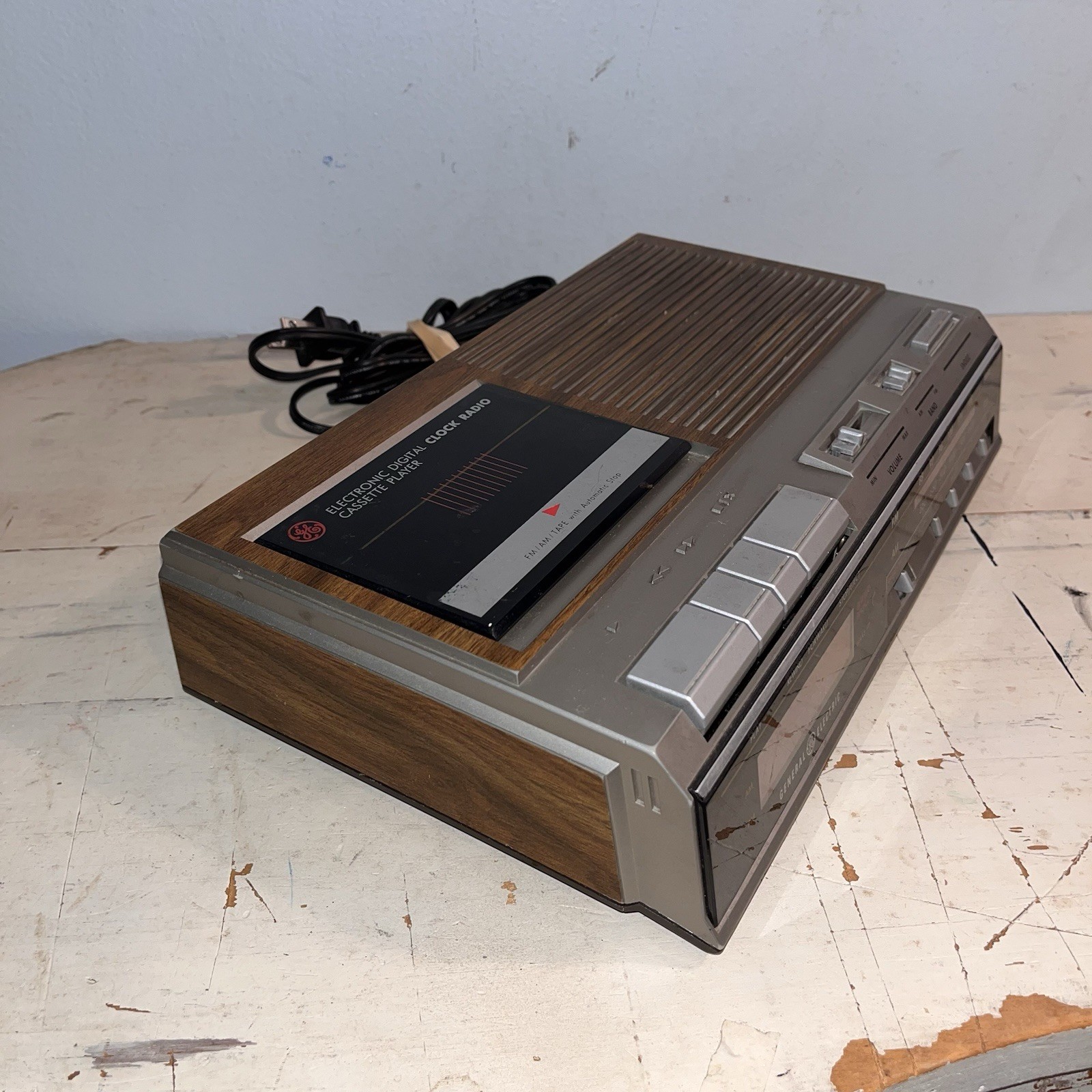 Vintage GE 7-4956B FM/AM Clock Radio Cassette Player Recorder Tested Works Red