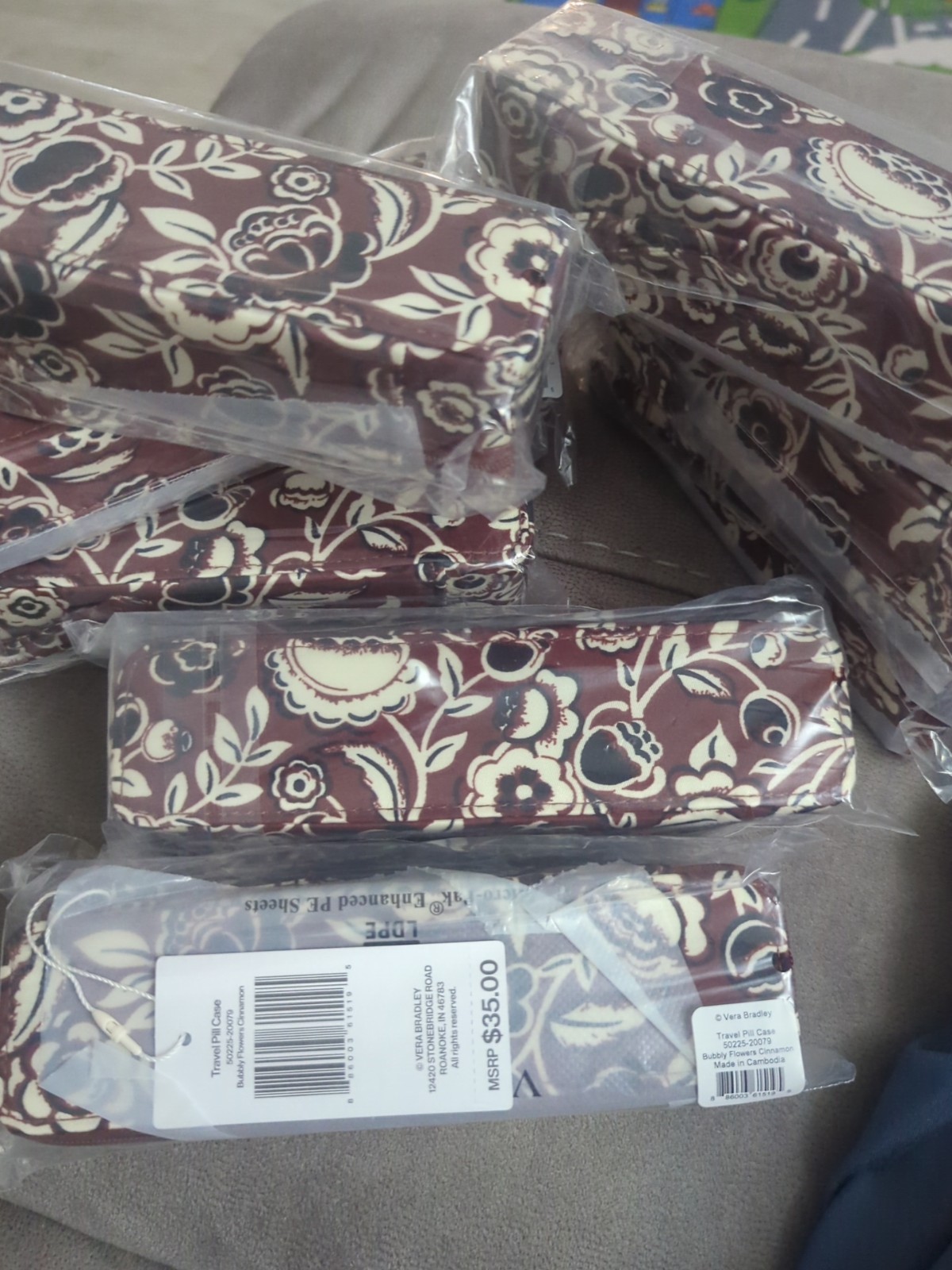 Vera Bradley BUBBLY FLOWERS CINNAMON 7 DAY NYLON Travel Pill case NWT