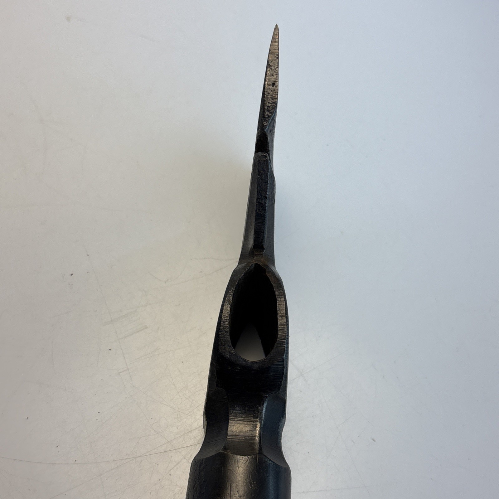 Vintage PLUMB 26 oz Carpenter’s Hatchet Head Nail Puller Notched Blade USA