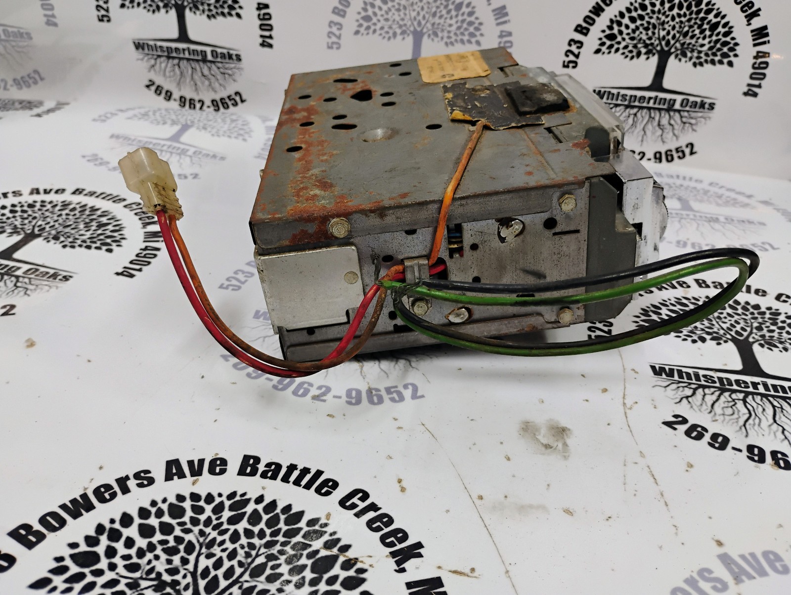 1968-1969 Dodge/ Chrysler Solid State Thumb Wheel AM Radio 2884-631