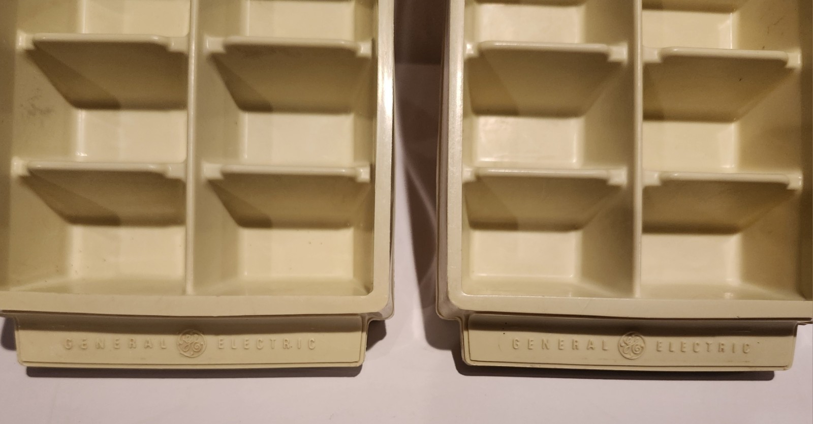 vintage general electric 1970's ice cube trays 2