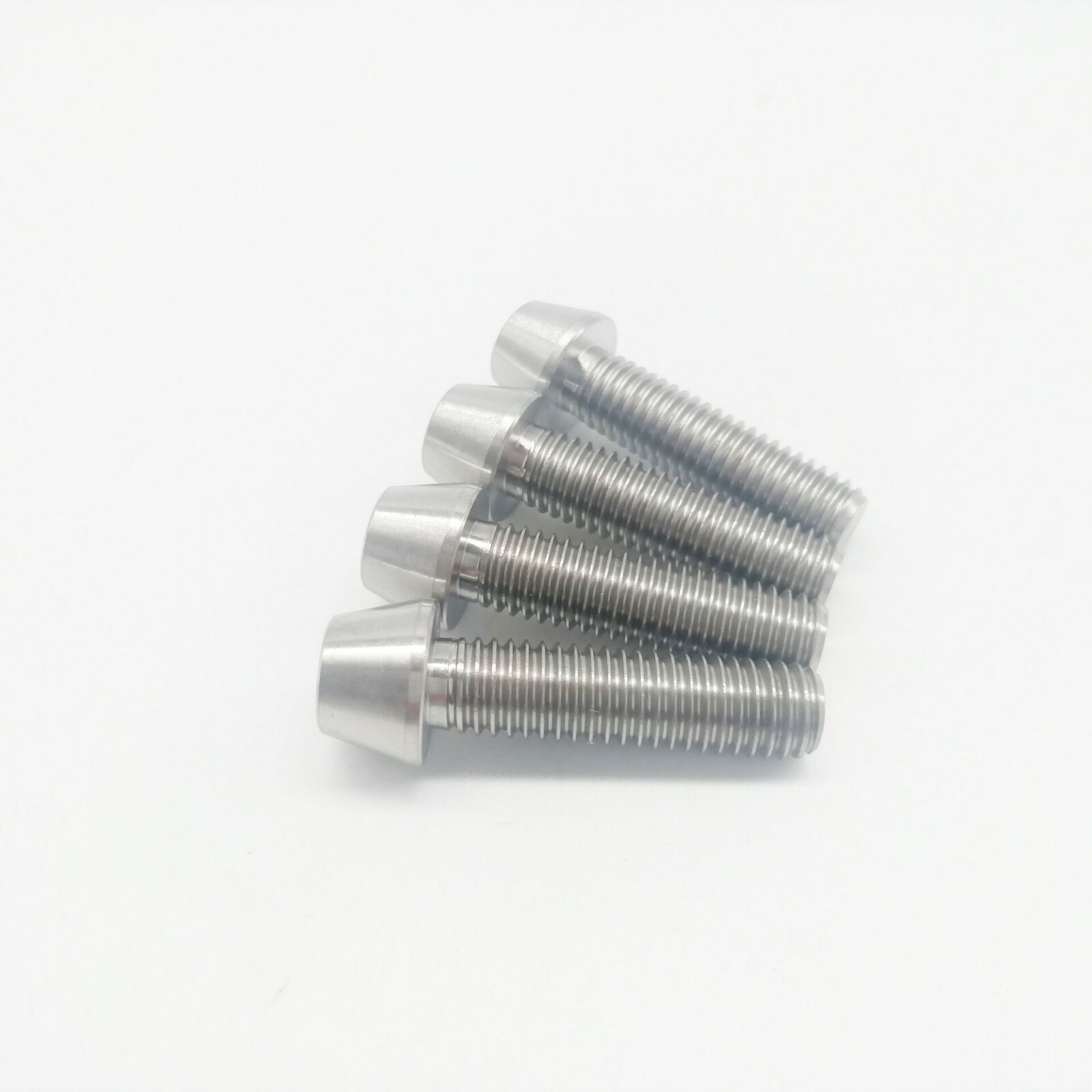 4pcs/lot Titanium Ti M8x20 M8X25 M8X30 M8x35 M8X40 Taper Head Screws Ti Hex Bolt