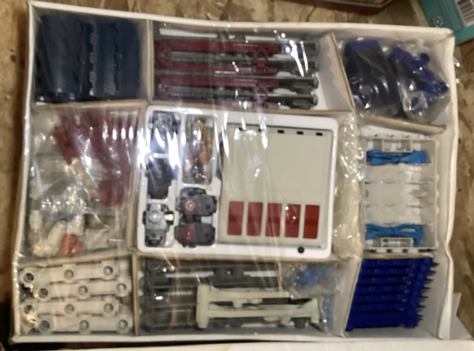 VINTAGE 1996 ROBOTIX ROBOT COMMANDER LIFE SIZE MOTOR RACE KIT 00986 400 PCS READ