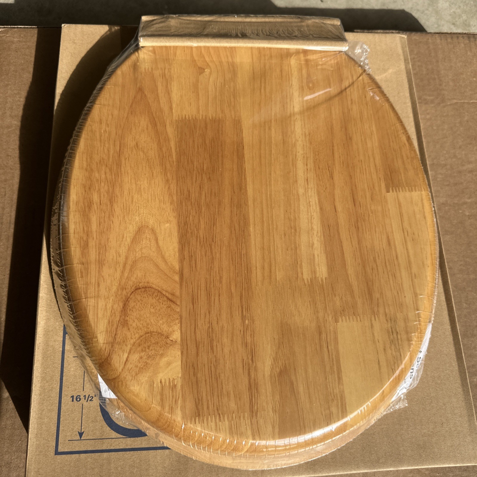 Jones Stephens C2B1R17CH Solid Oak round toilet seat w/ Crome Hardware (Sealed)