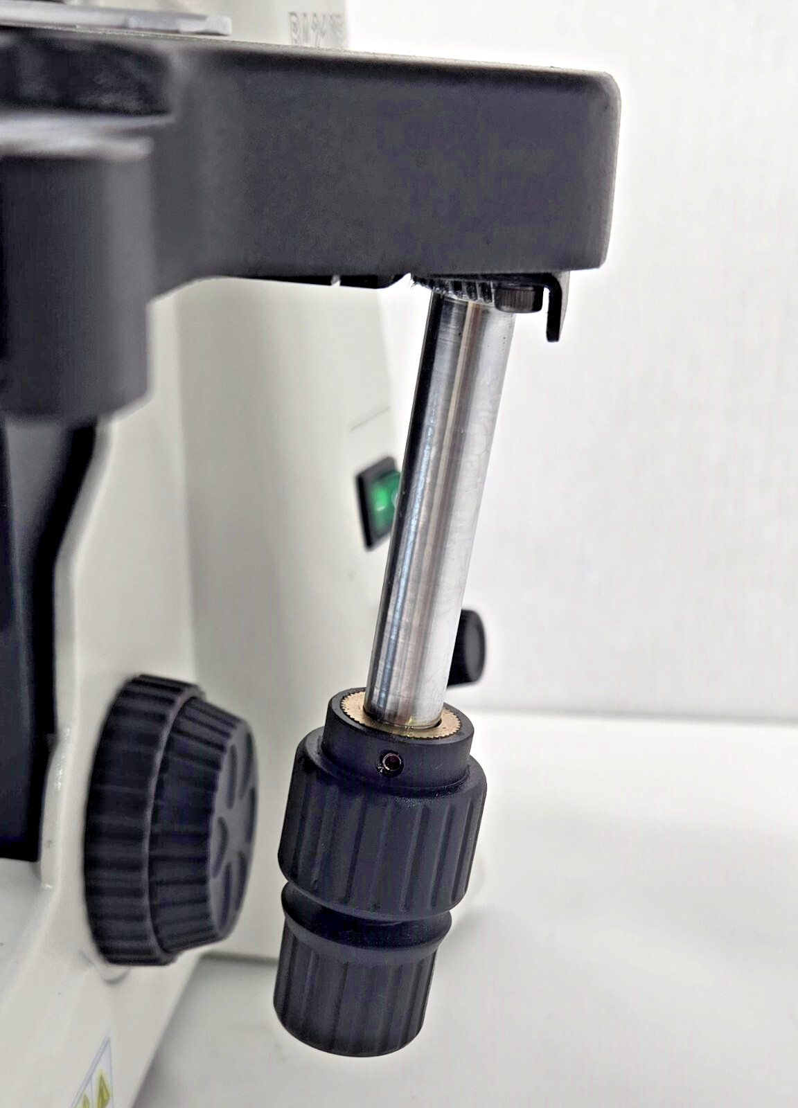 Motic BA210E LED Compound Binocular Microscope with 4X/0.10 Objective Tested