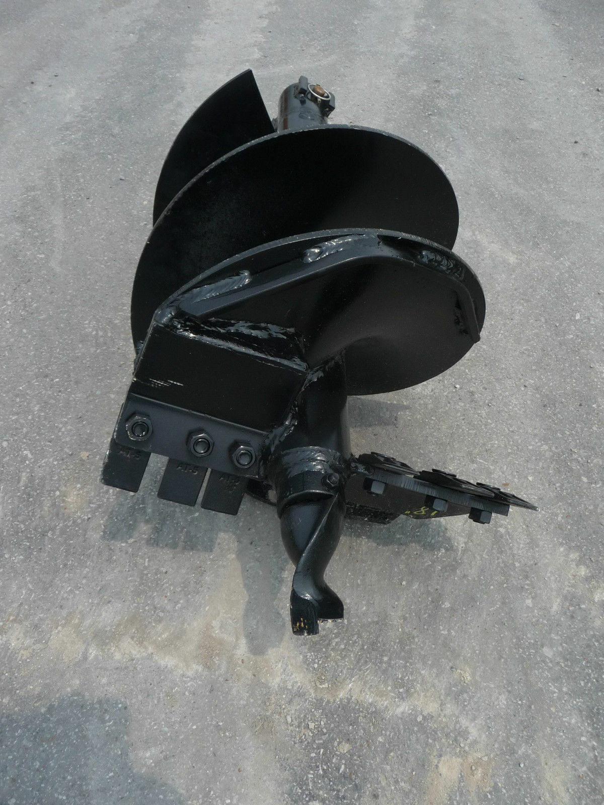 Lowe SQ-18-3 Skid Steer Auger Bit 18" Diameter, 2-9/16" Round Collar, 36" Tall