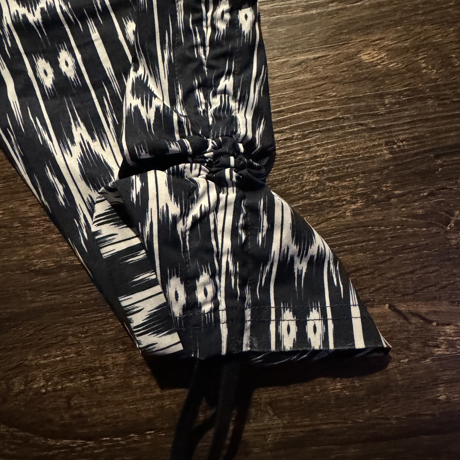 Athleta Pull-on Athleisure Yoga Travel Pants Sz 4 Pocket Zippers Tapered Casual