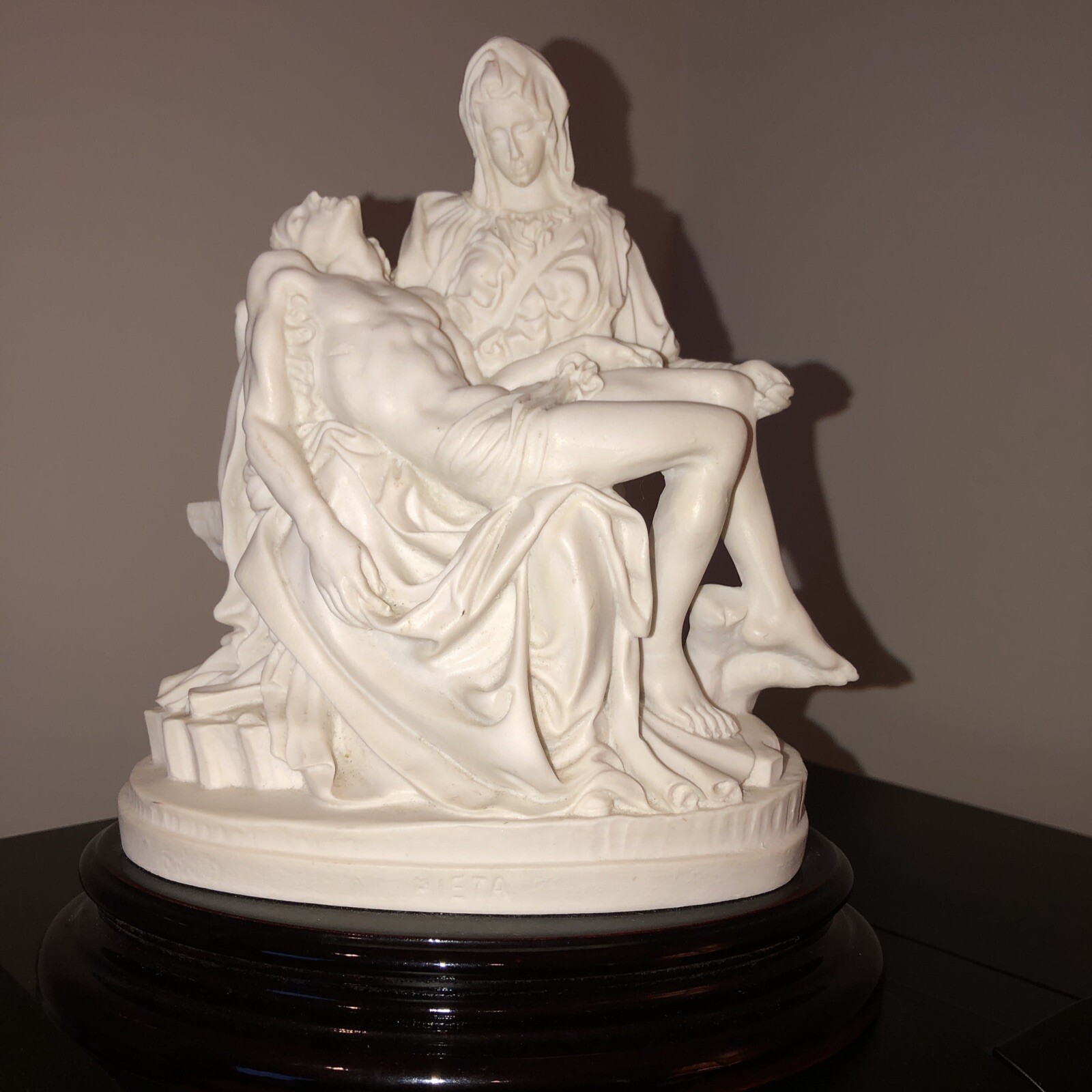 Michelangelo's Pieta Jesus Sculptor A. Santini PIETA Classic9x7x4” Made In Italy