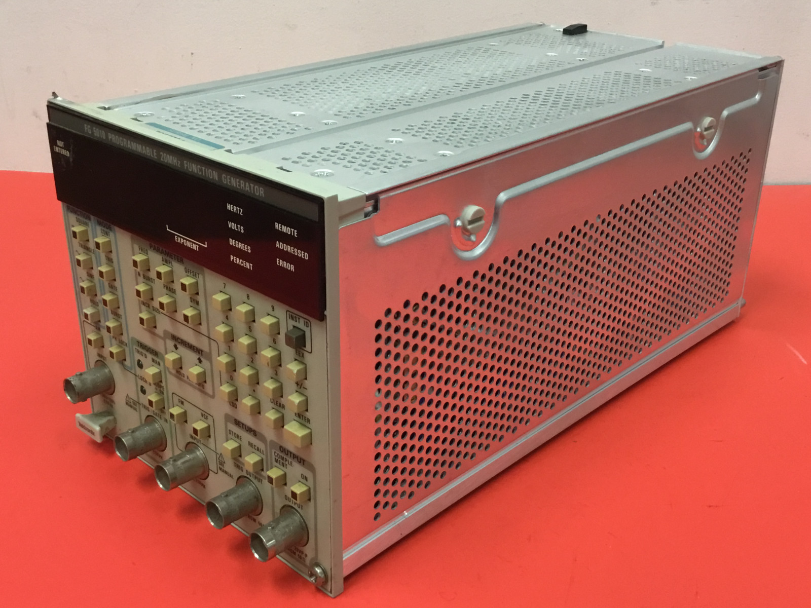 Tektronix - FG 5010 - Programmable Function Generator