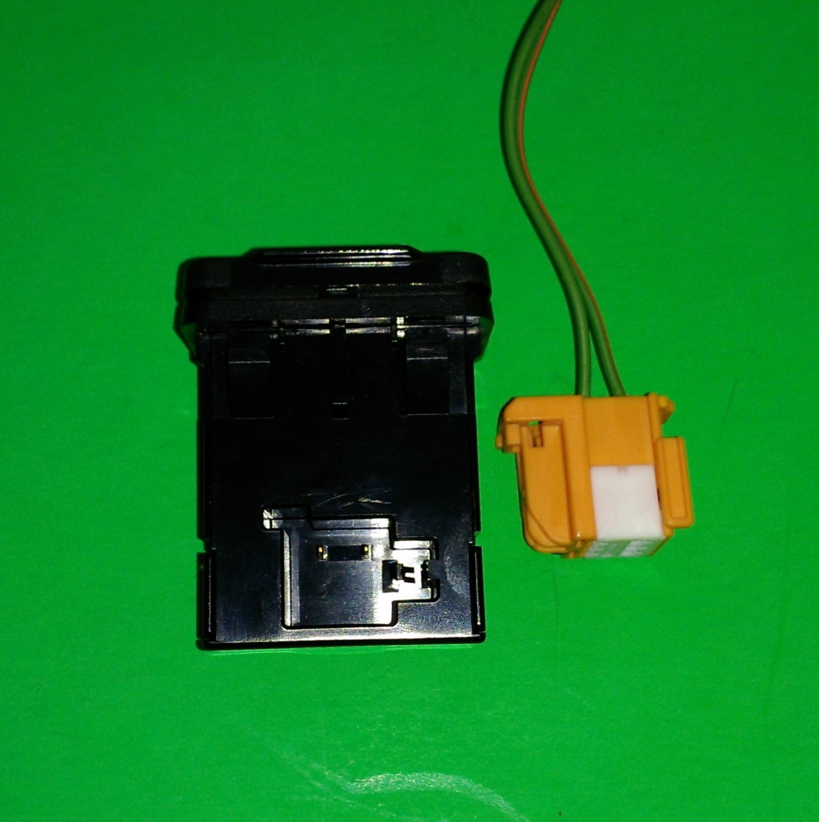 OEM Dodge Jeep Chrysler Mopar 115V 150W Power Outlet Inverter