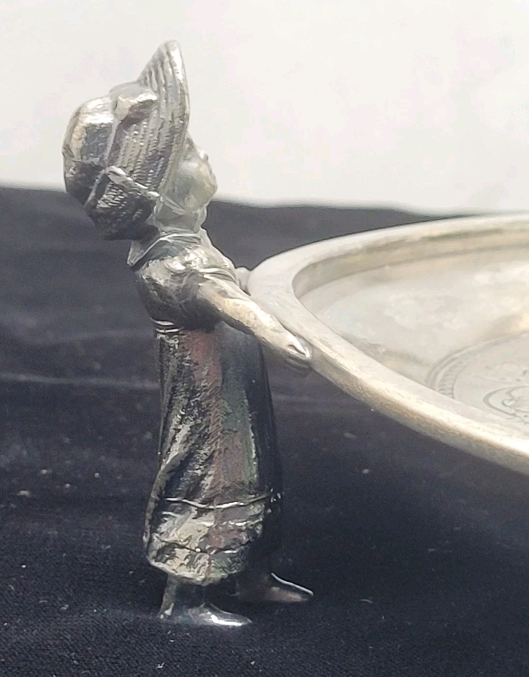 Kate Greenaway James Tufts Quad Plate Figural Girls Holding Calling Card Tray