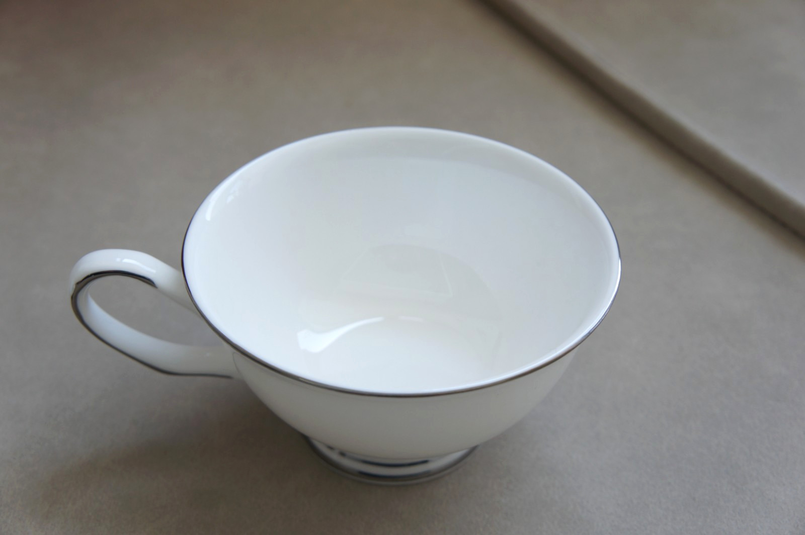 NIB Genuine Alfa Romeo Ceramic & Porcelain White Coffee Tea Cup Dish Saucer Set