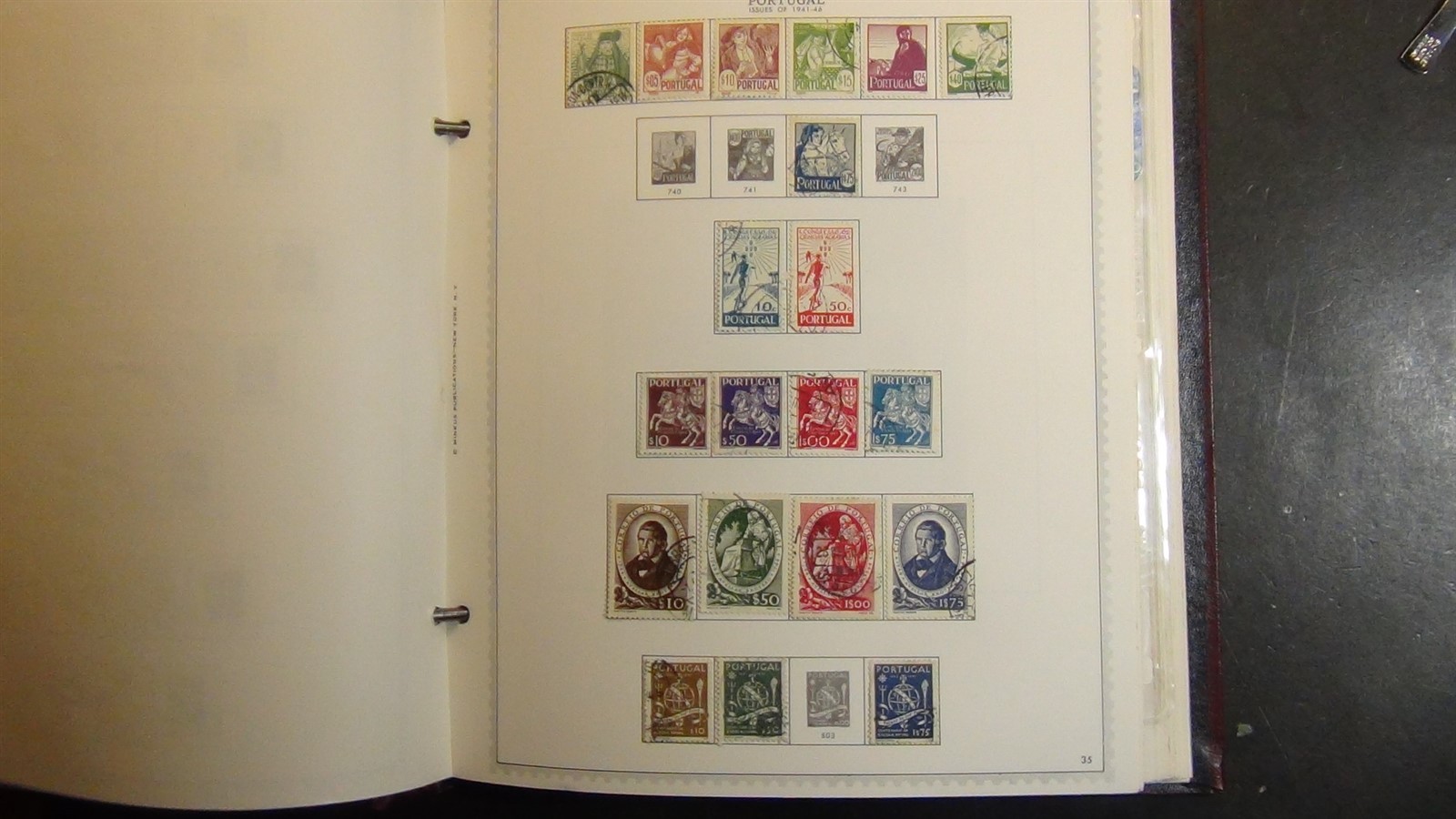 Stampsweis Portugal stamp collection in Minklus Specialty est 800 stamps to 1980