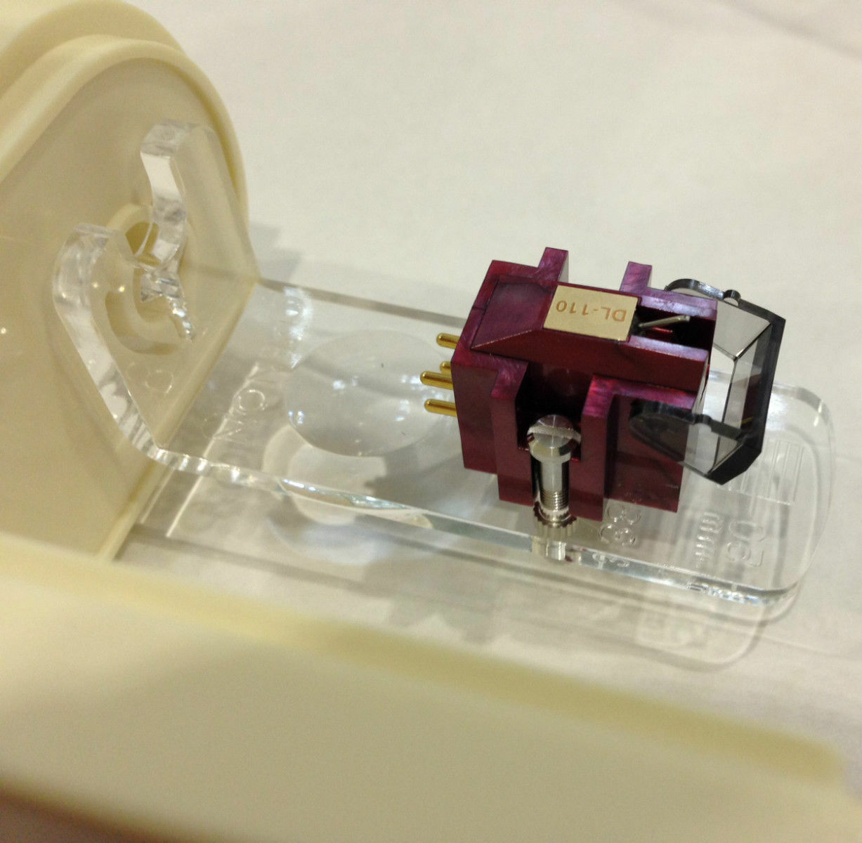 Denon DL-110 High Output MC Cartridge, Japan made by Denon. I am 2juki-cartridge