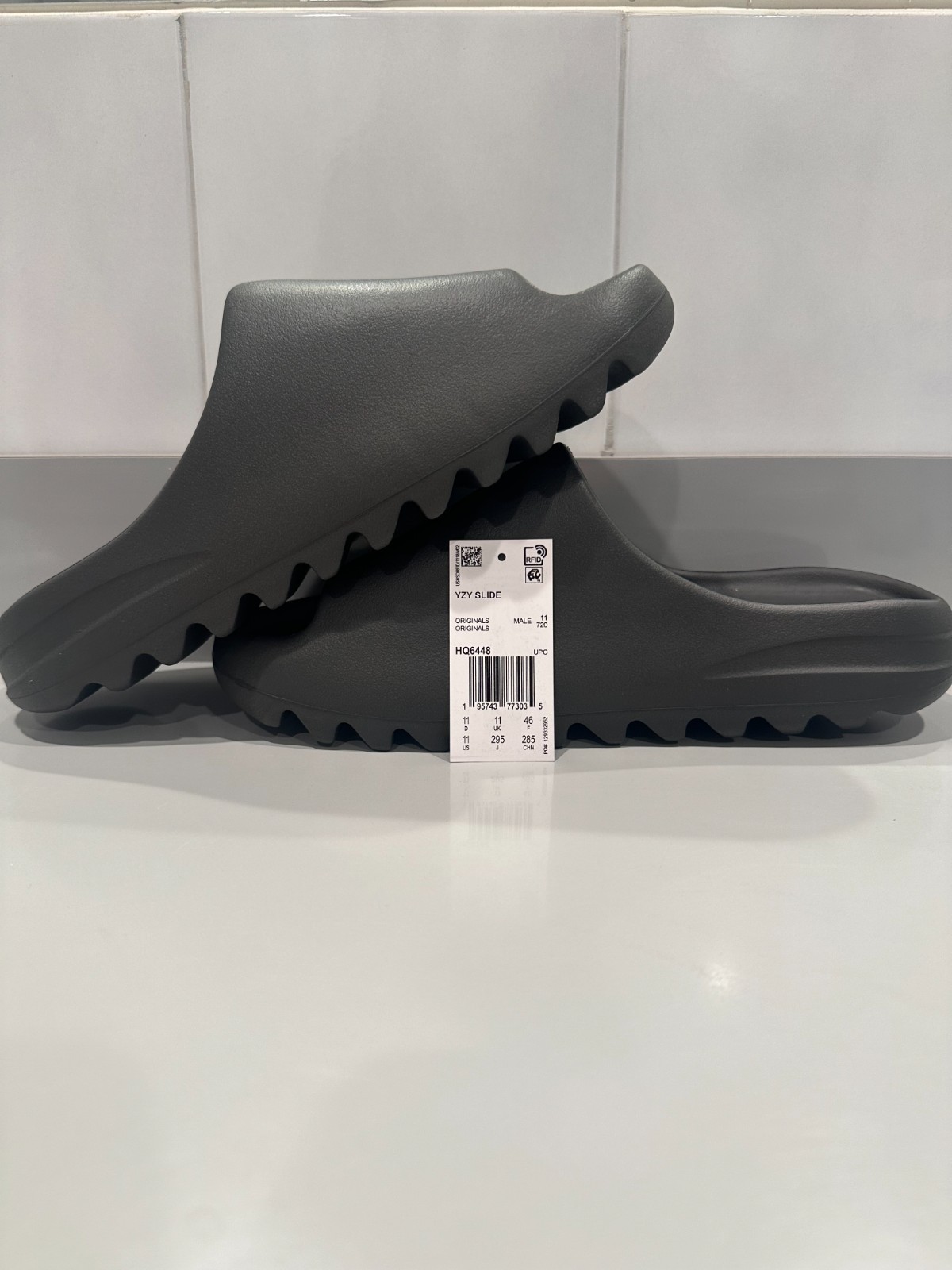 Adidas Yeezy Slide Onyx Sizes 6-12 (100% AUTHENTIC| FAST FREE SHIPPING) HQ6448