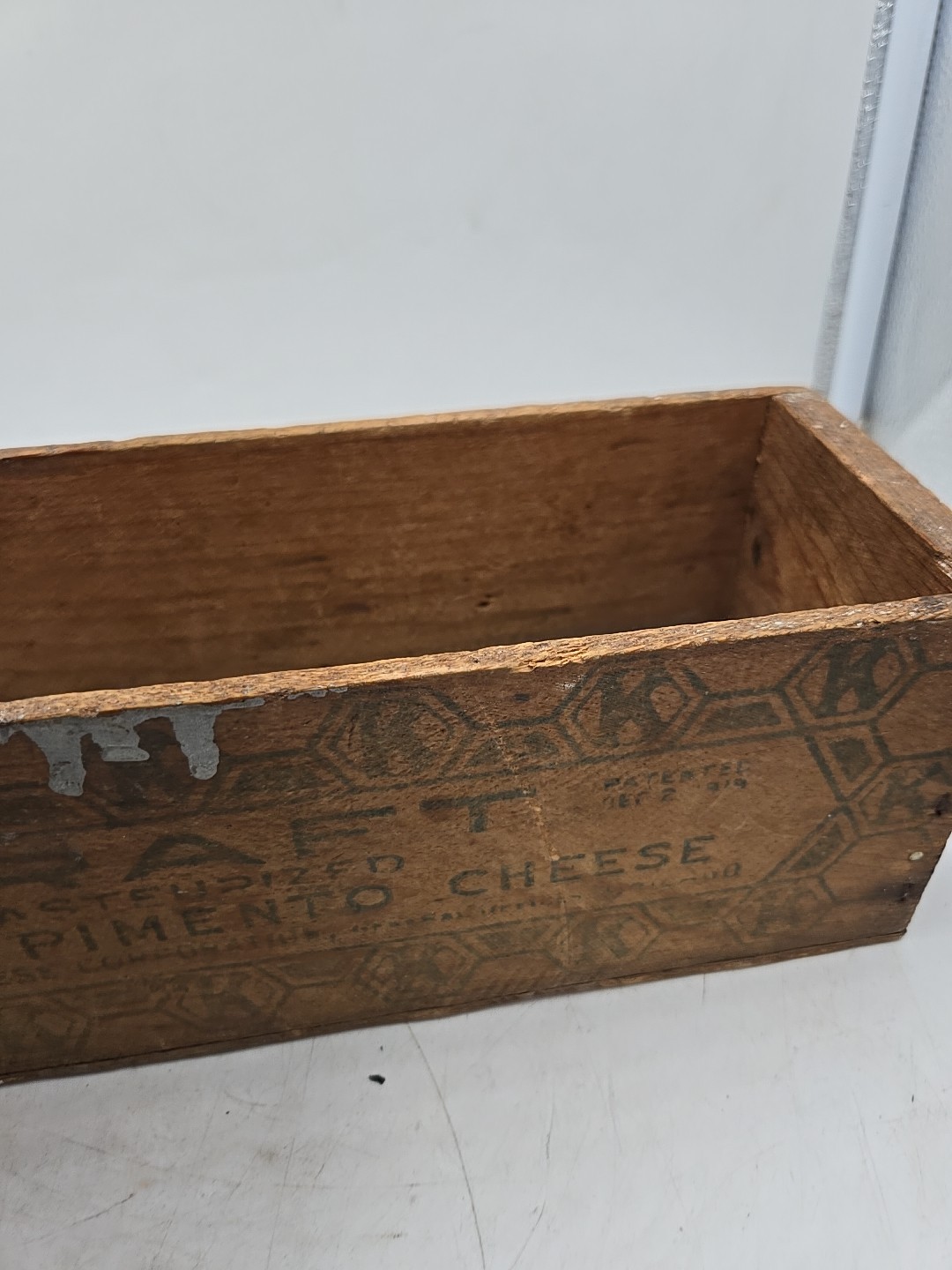 VINTAGE KRAFT PIMENTO CHEESE WOOD BOX CHICAGO, ILL