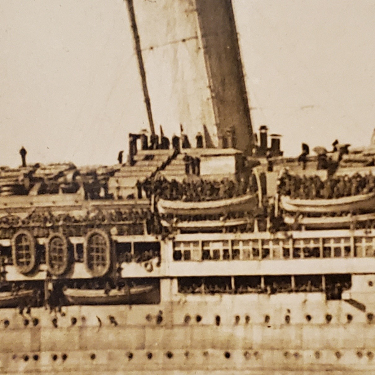 5158----WWI USS Leviathan transport ship photo 19.75 x 12